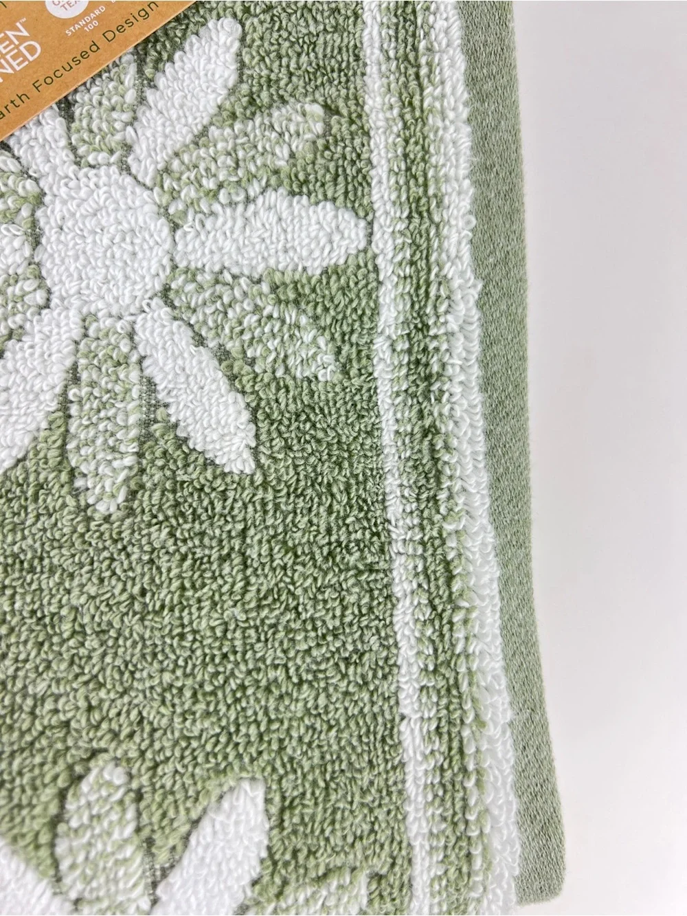 Deborah Connolly Bath Towels Green and White Floral Soft Cotton Blend 2 Pc NEW